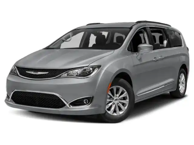 2018 Chrysler Pacifica Touring Plus's photo
