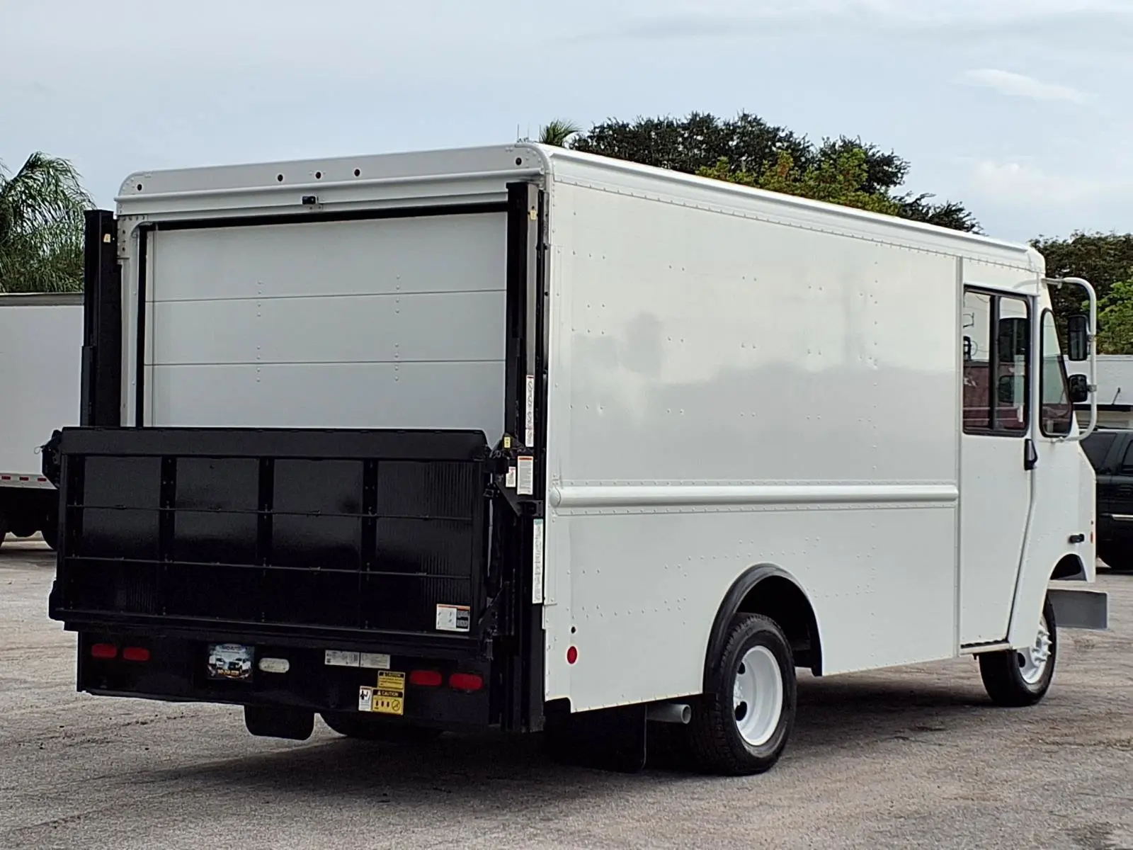 2018 Ford E-Series undefined photo 3