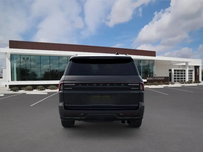2026 Lincoln Navigator Reserve 4WD photo 5