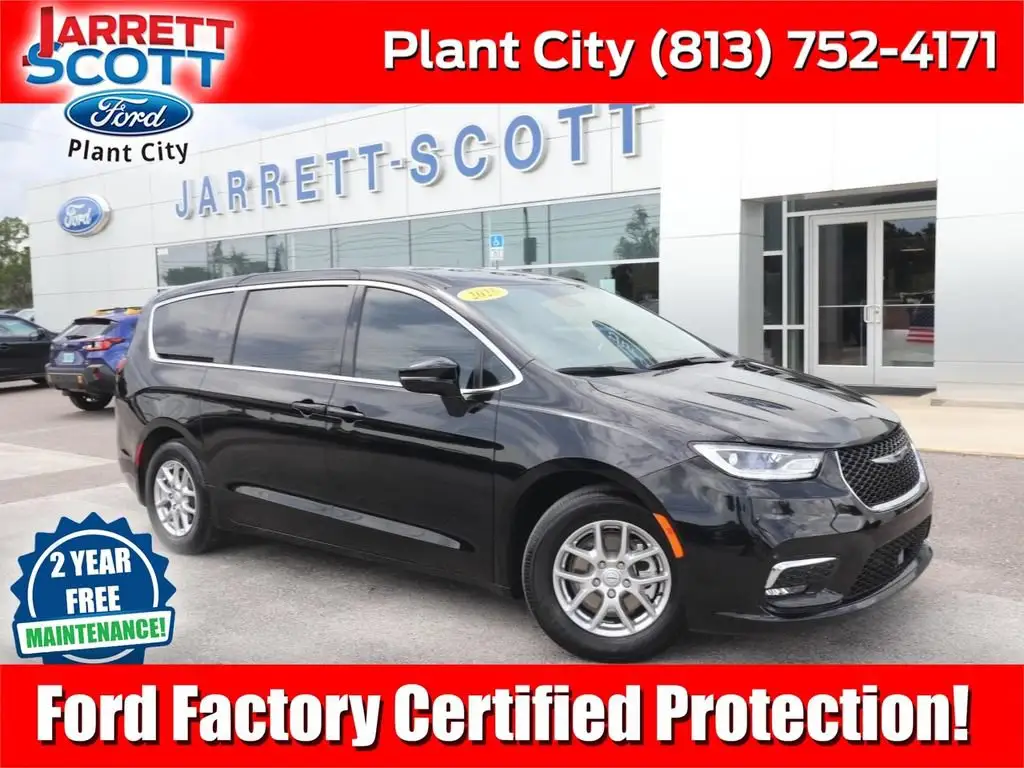 2025 Chrysler Pacifica Select photo 1