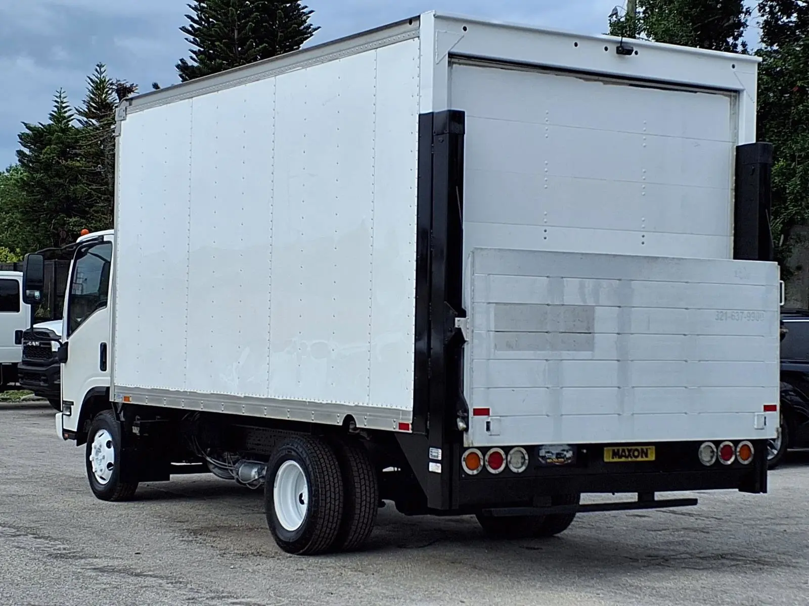 2018 Isuzu NPR undefined photo 5