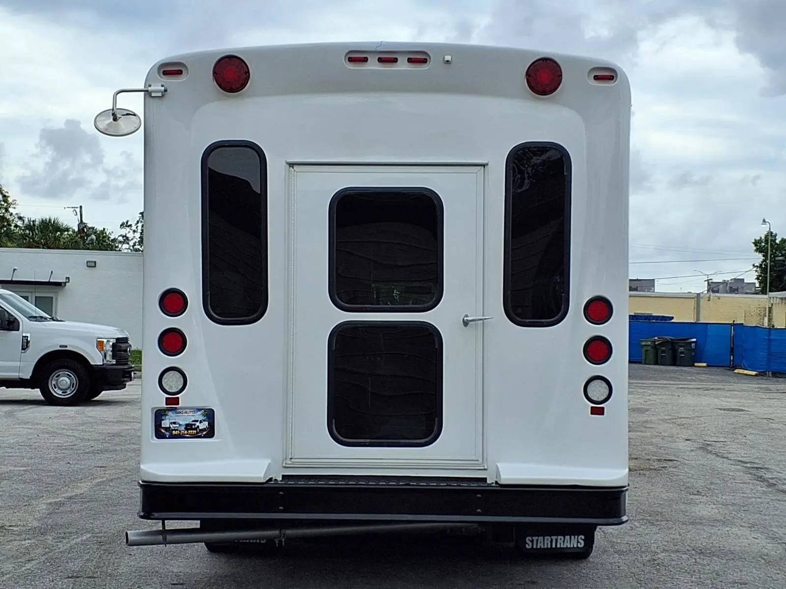 2019 Ford E-Series DRW E-450 Super Duty 158 in WB photo 4