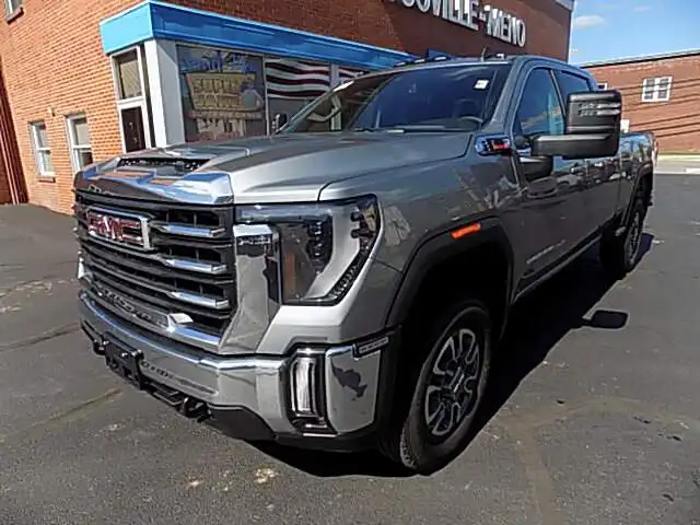 2026 GMC Sierra SLE 4WD Crew Cab Standard Box's photo