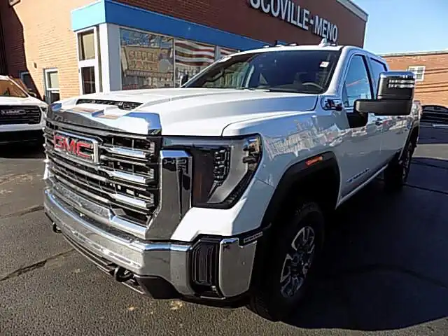 2026 GMC Sierra SLT 4WD Crew Cab Standard Box's photo