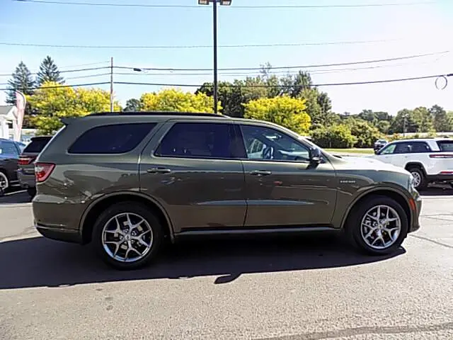 2027 Dodge Durango HEMI V8 GT AWD Plus photo 4