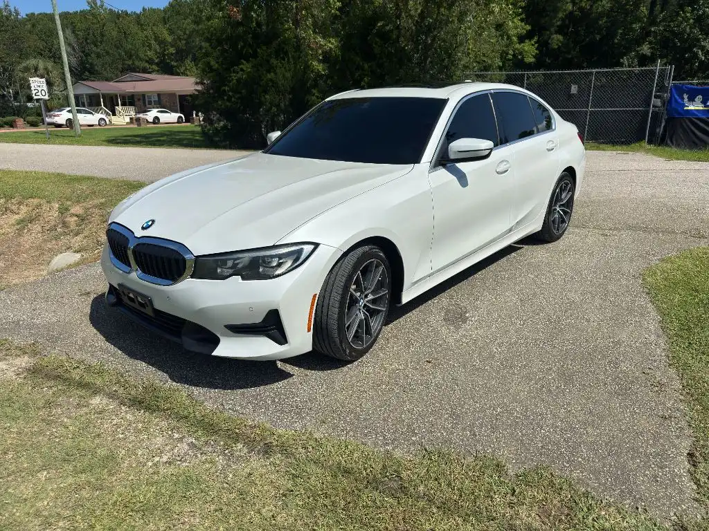 2020 BMW 3 Series 330i Sedan's photo