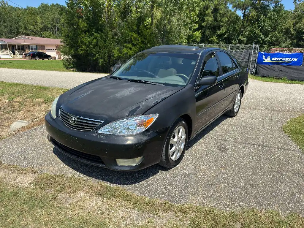 2005 Toyota Camry XLE V6 5AT's photo
