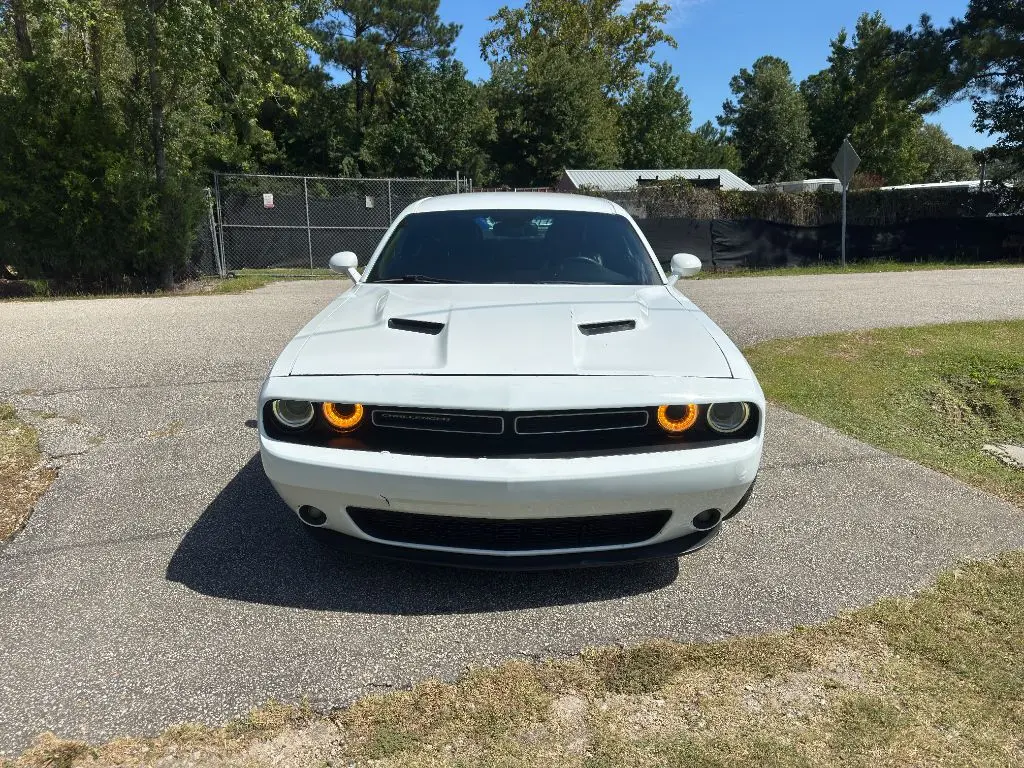 2015 Dodge Challenger SXT Plus photo 3