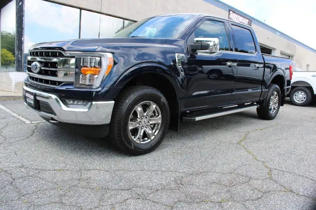2023 Ford F-150 Lariat 4x4 SuperCrew 5-1/2 Box's photo