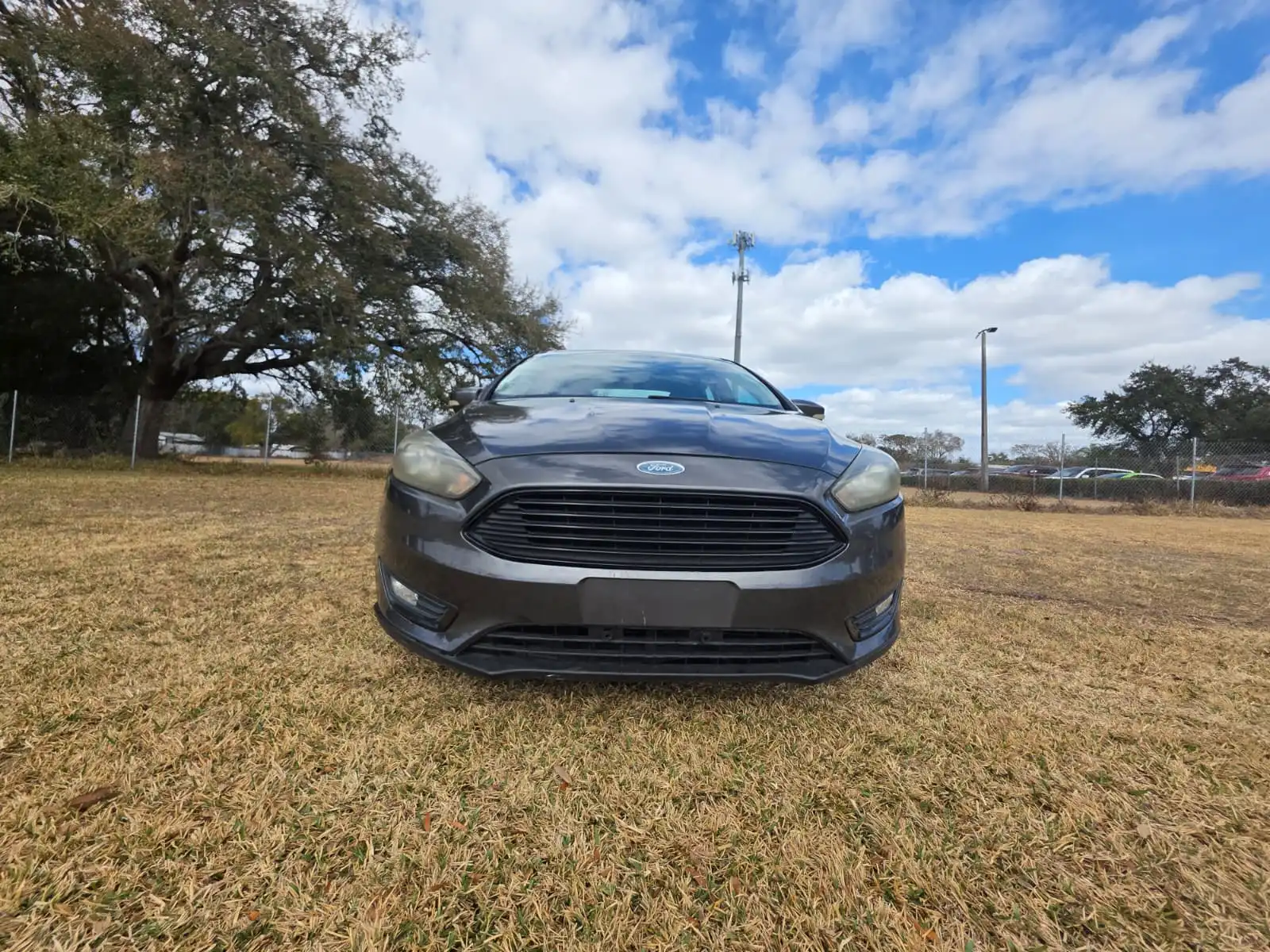 2017 Ford Focus Sedan SE's photo