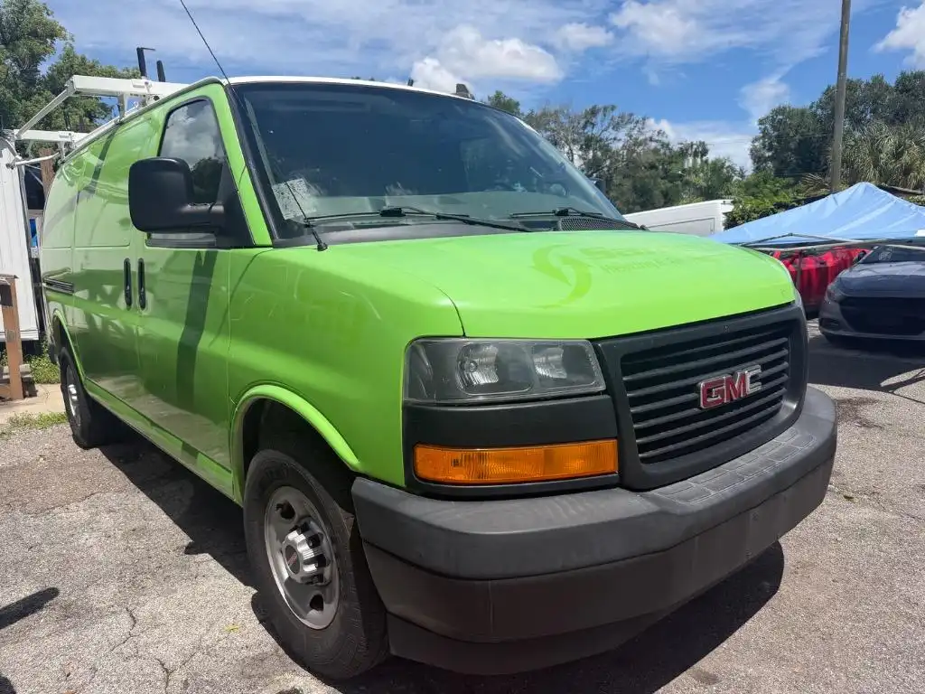 2018 GMC Savana 2500's photo
