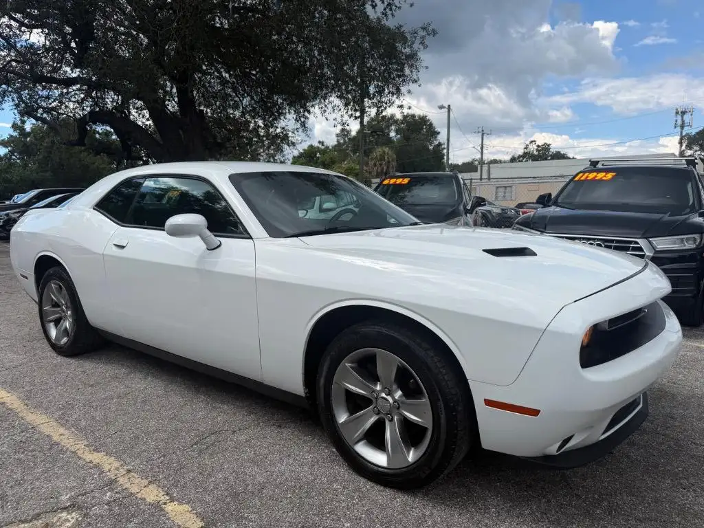 2020 Dodge Challenger SXT Auto's photo