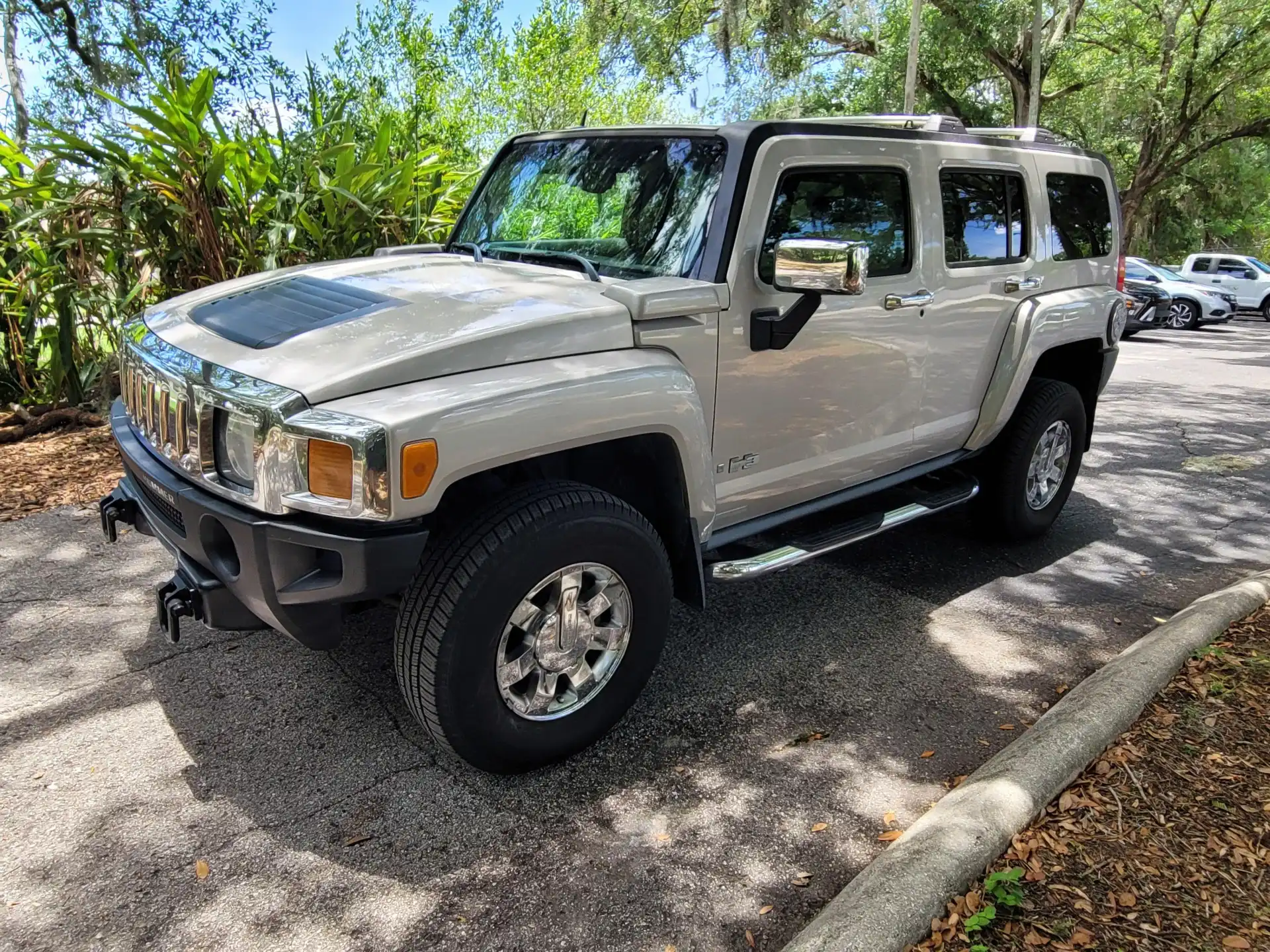 2006 Hummer H3 SUV's photo