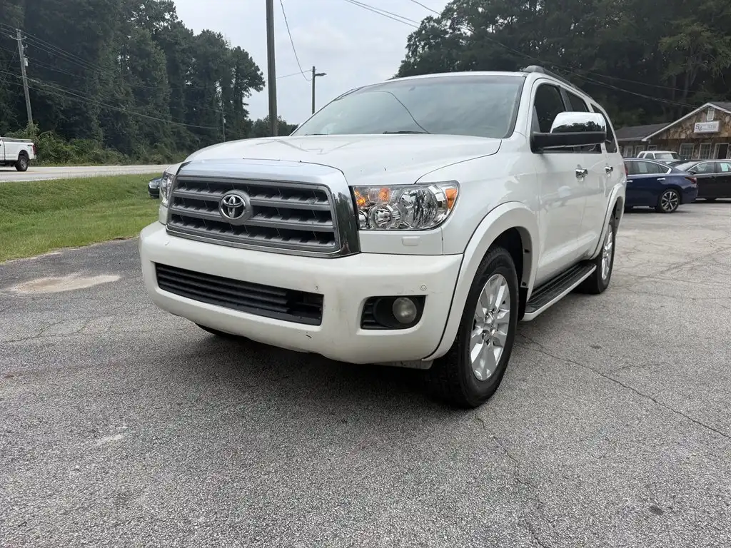 2010 Toyota Sequoia 5.7 Auto Platinum's photo