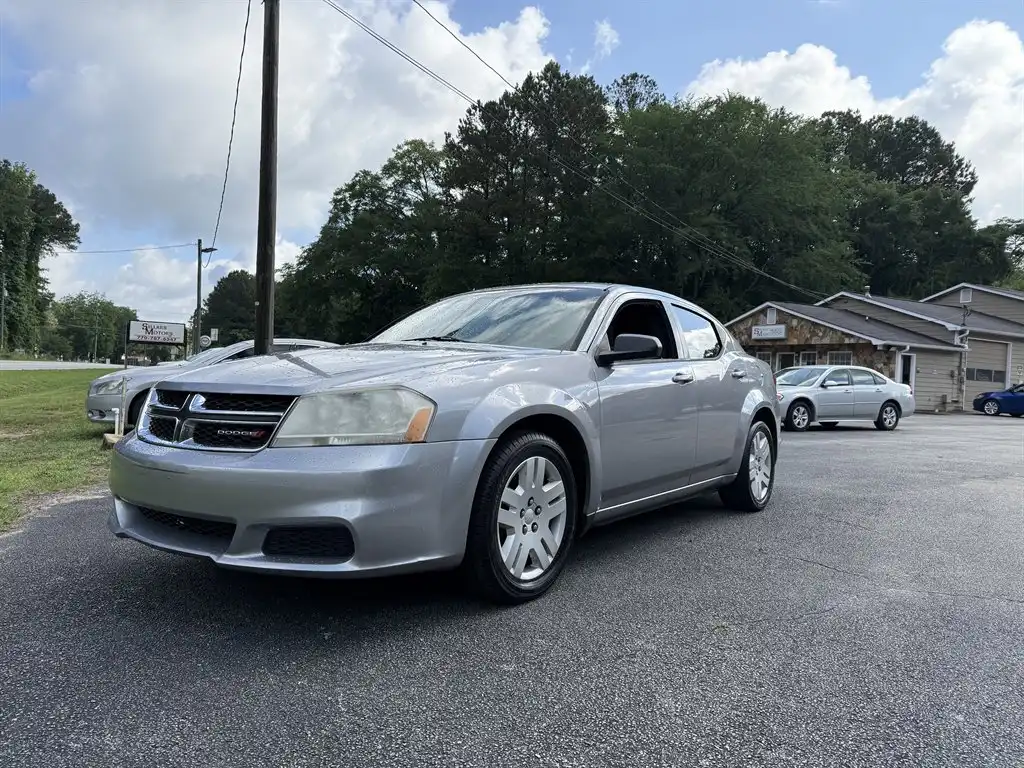 2014 Dodge Avenger SE's photo