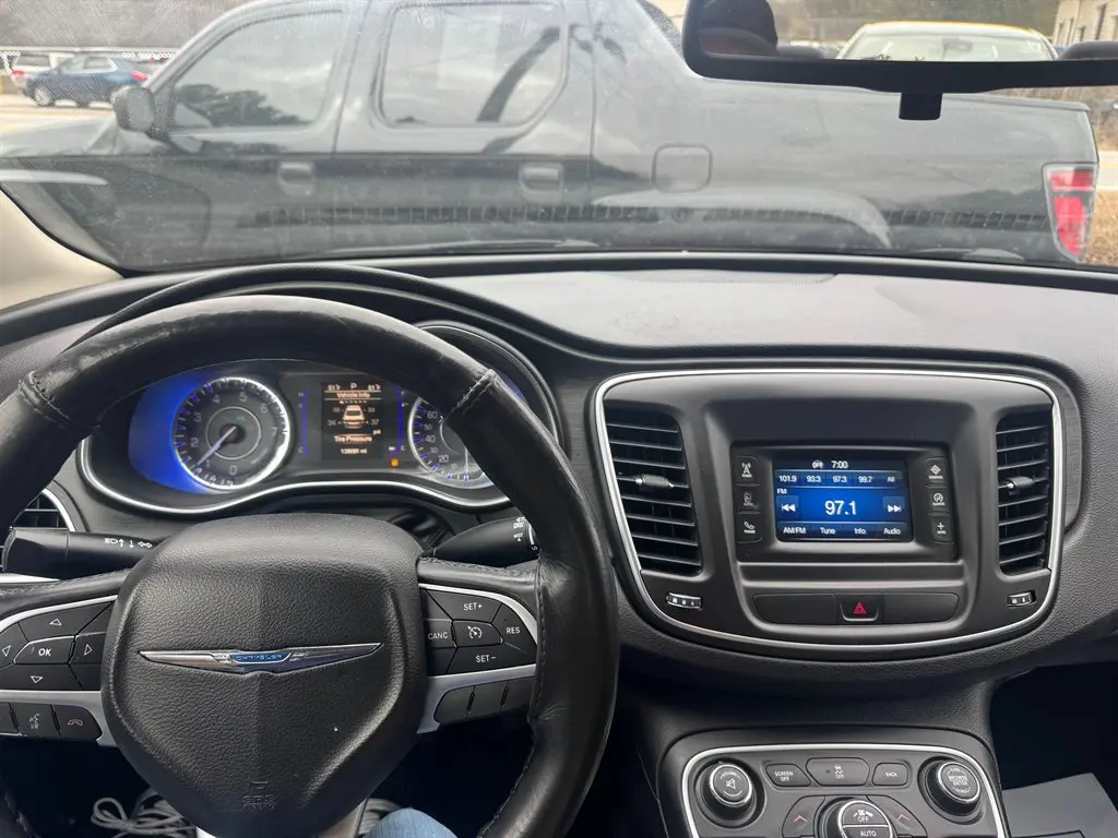 2015 Chrysler 200 Limited photo 5