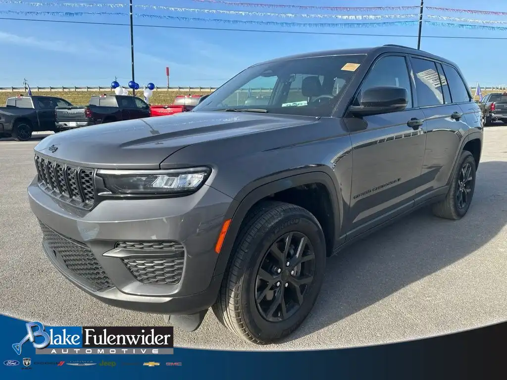 2025 Jeep Grand Cherokee Altitude's photo