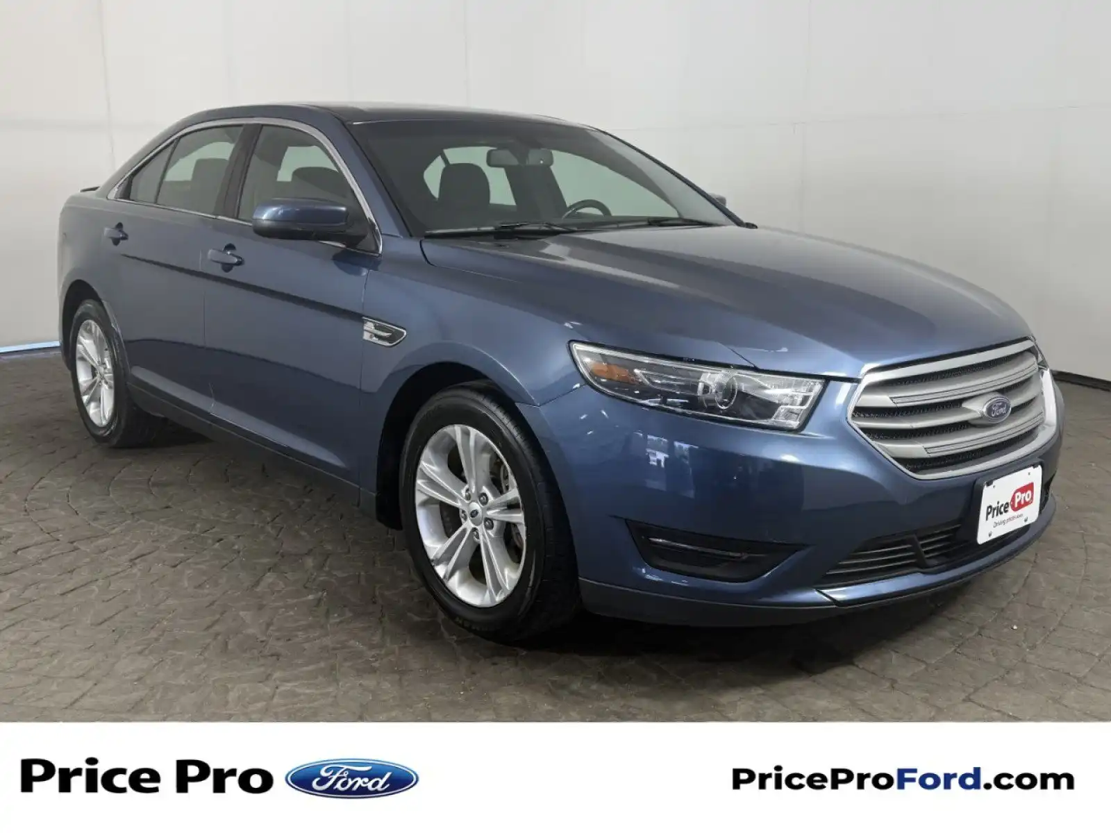 2018 Ford Taurus SEL FWD's photo