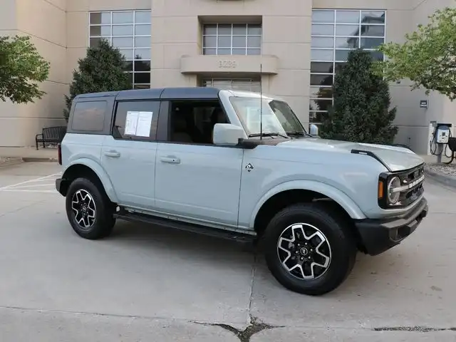 2024 Ford Bronco Outer Banks 4x4's photo