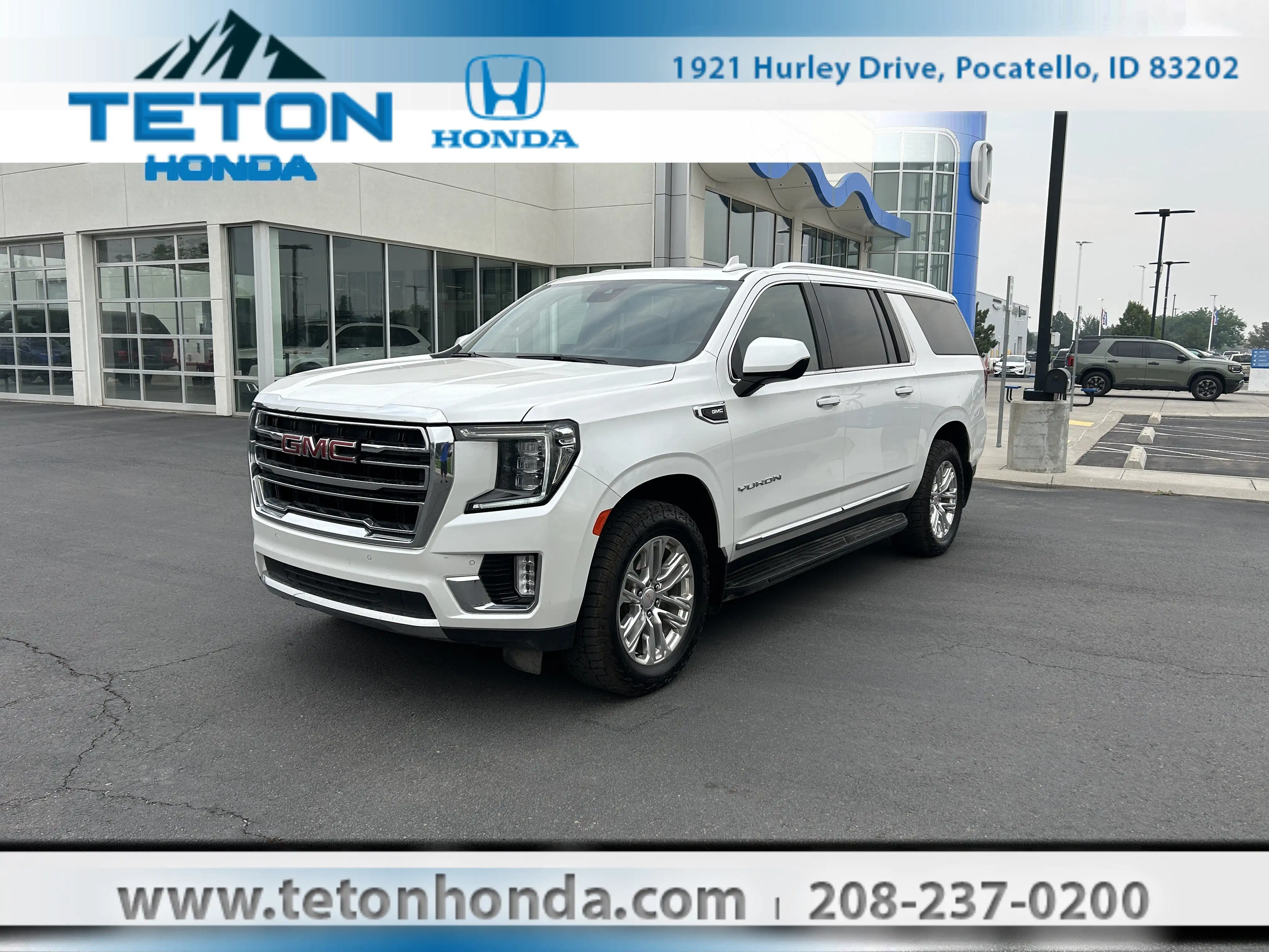 2023 GMC Yukon SLT 4X4's photo
