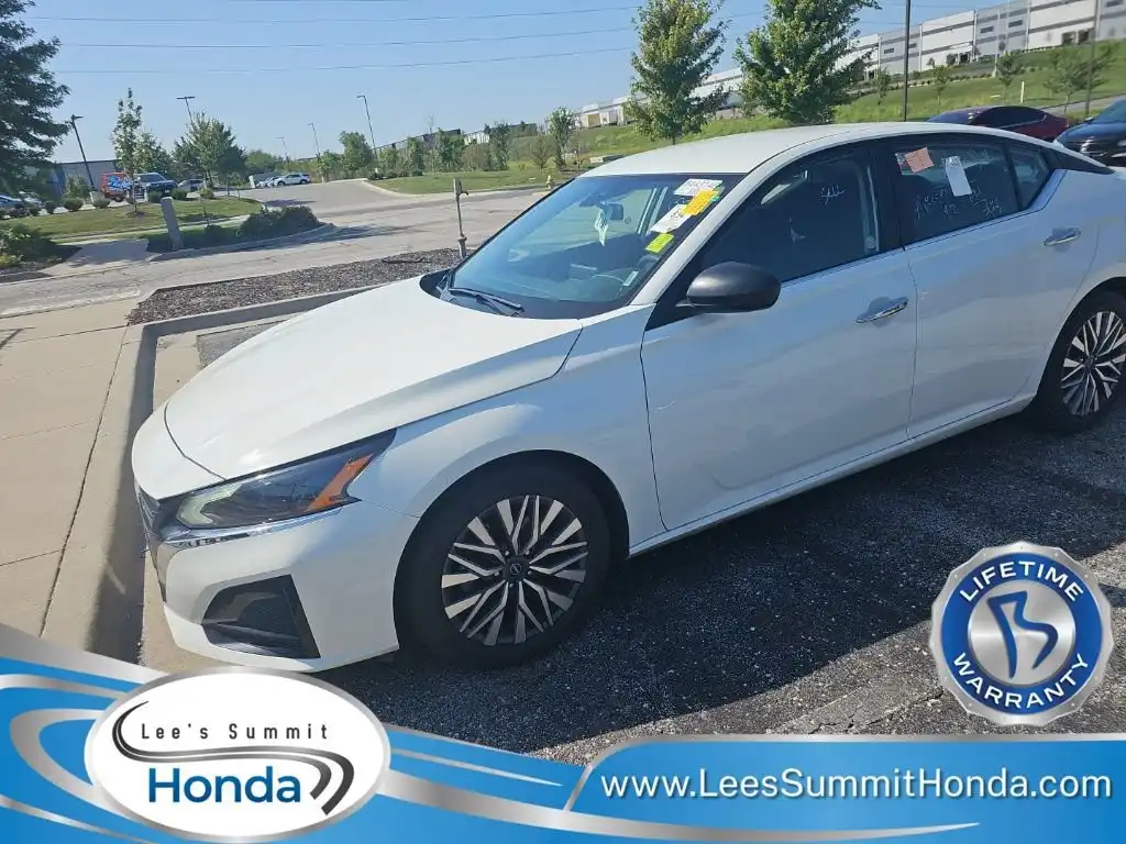 2025 Nissan Altima 2.5 SV's photo