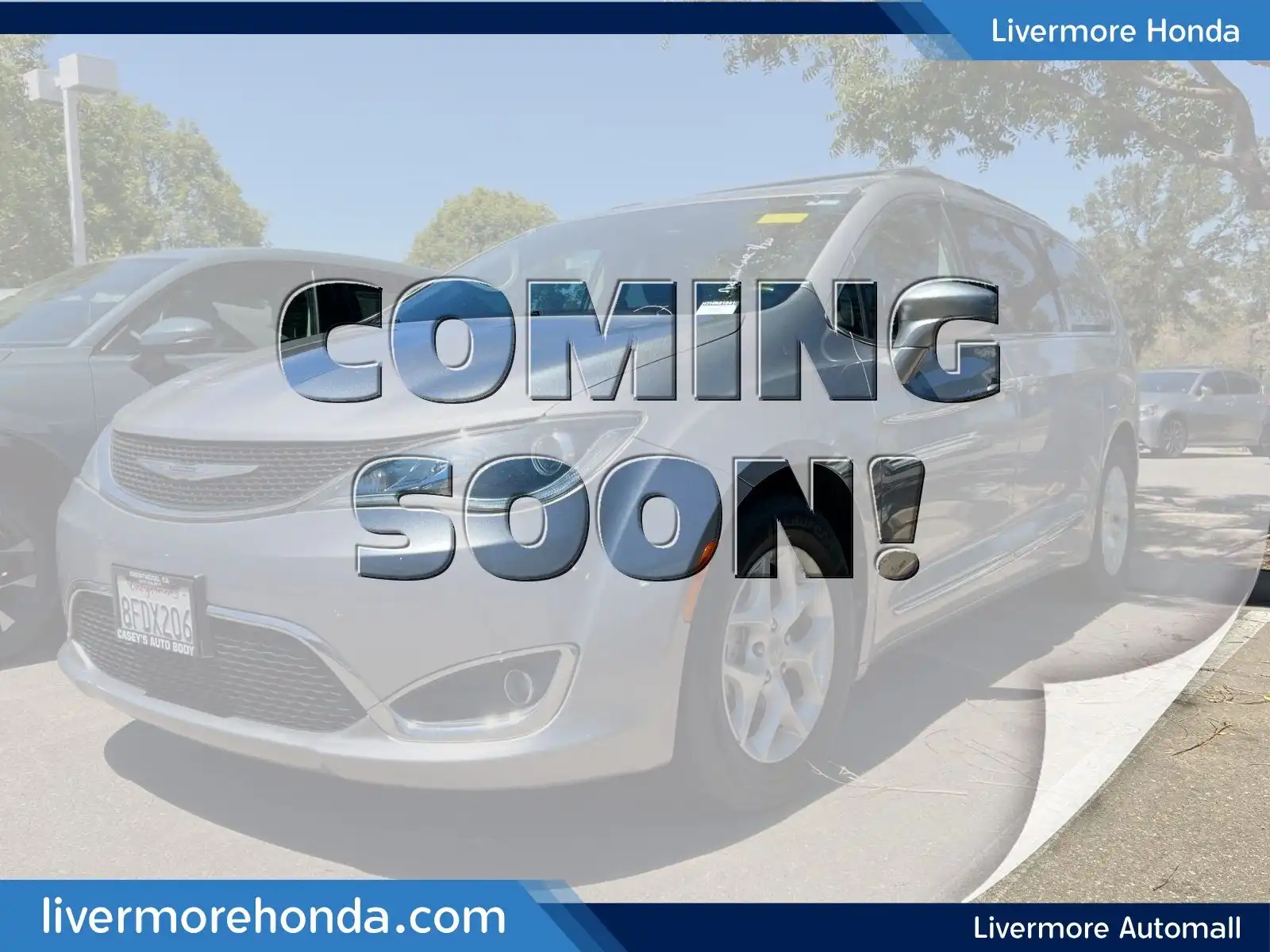 2017 Chrysler Pacifica Touring-L's photo