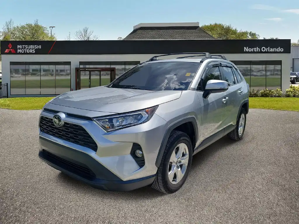 2020 Toyota RAV4 XLE FWD's photo