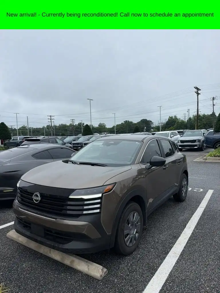 2025 Nissan Kicks 2.0 S AWD's photo