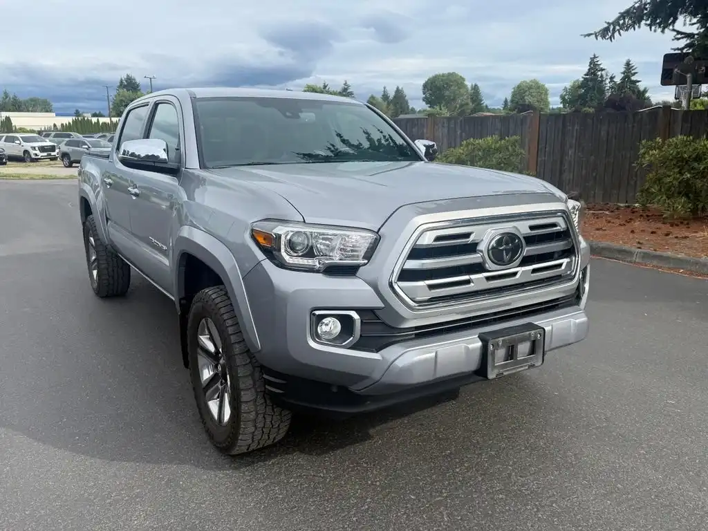 2018 Toyota Tacoma Limited Double Cab 4x4 V6 Auto Short Bed's photo
