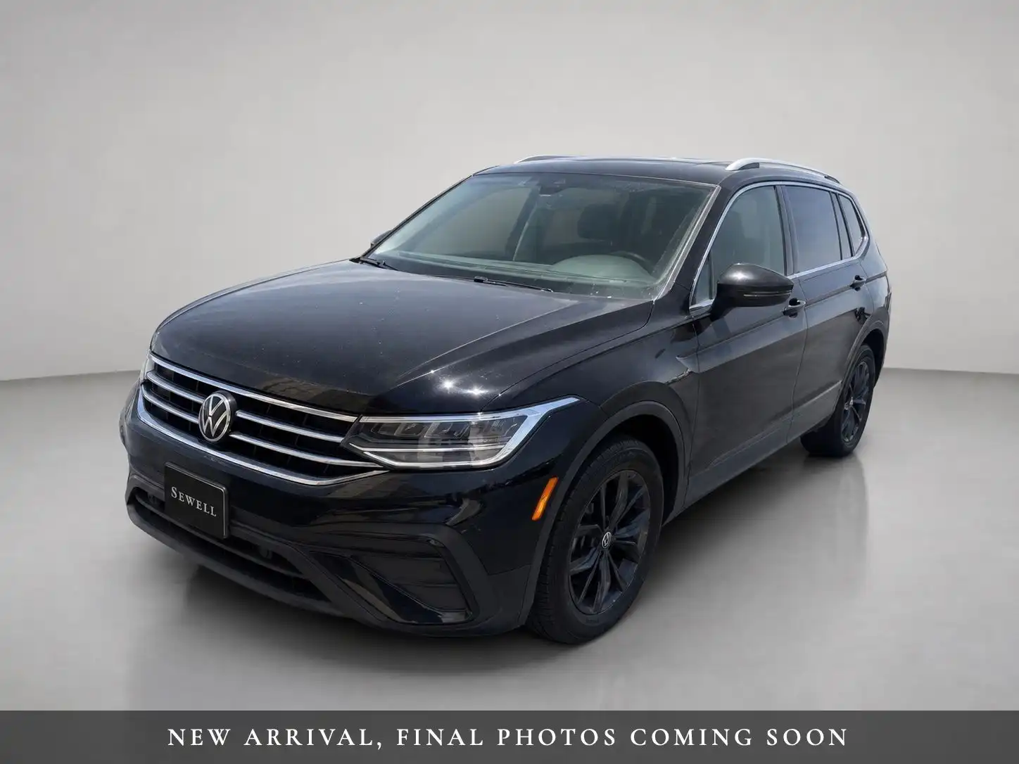 2023 Volkswagen Tiguan 2.0T SE's photo