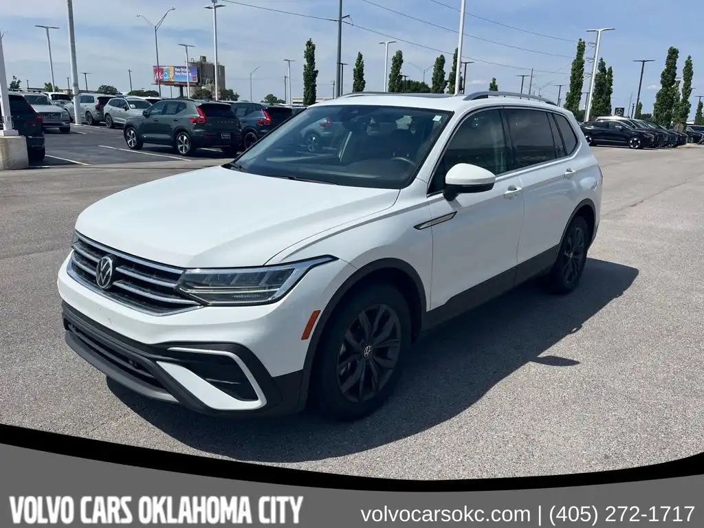 2022 Volkswagen Tiguan 2.0T SE's photo