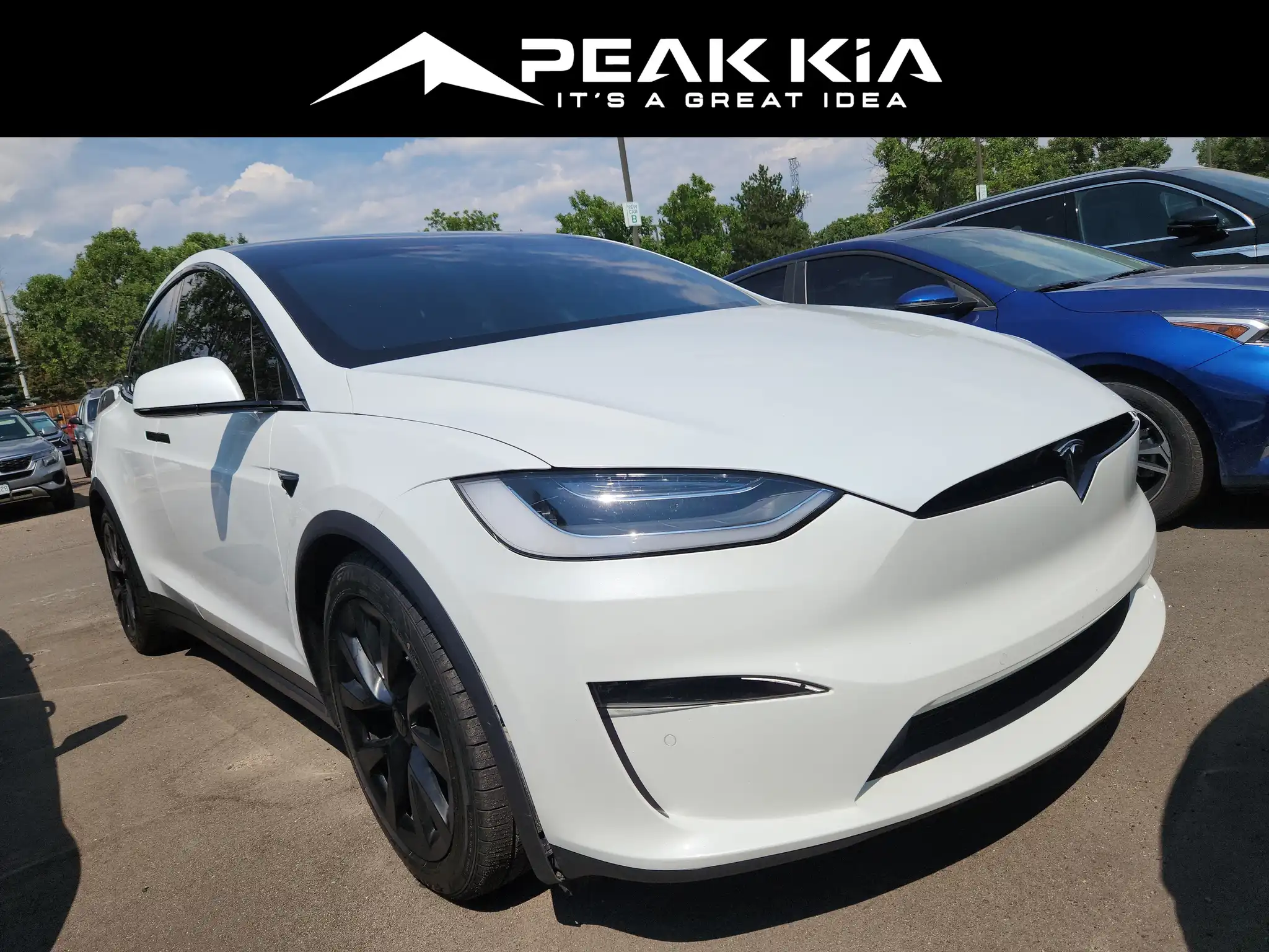2022 Tesla Model X Long Range's photo