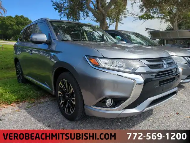 2018 Mitsubishi Outlander SEL PHEV S-AWC's photo