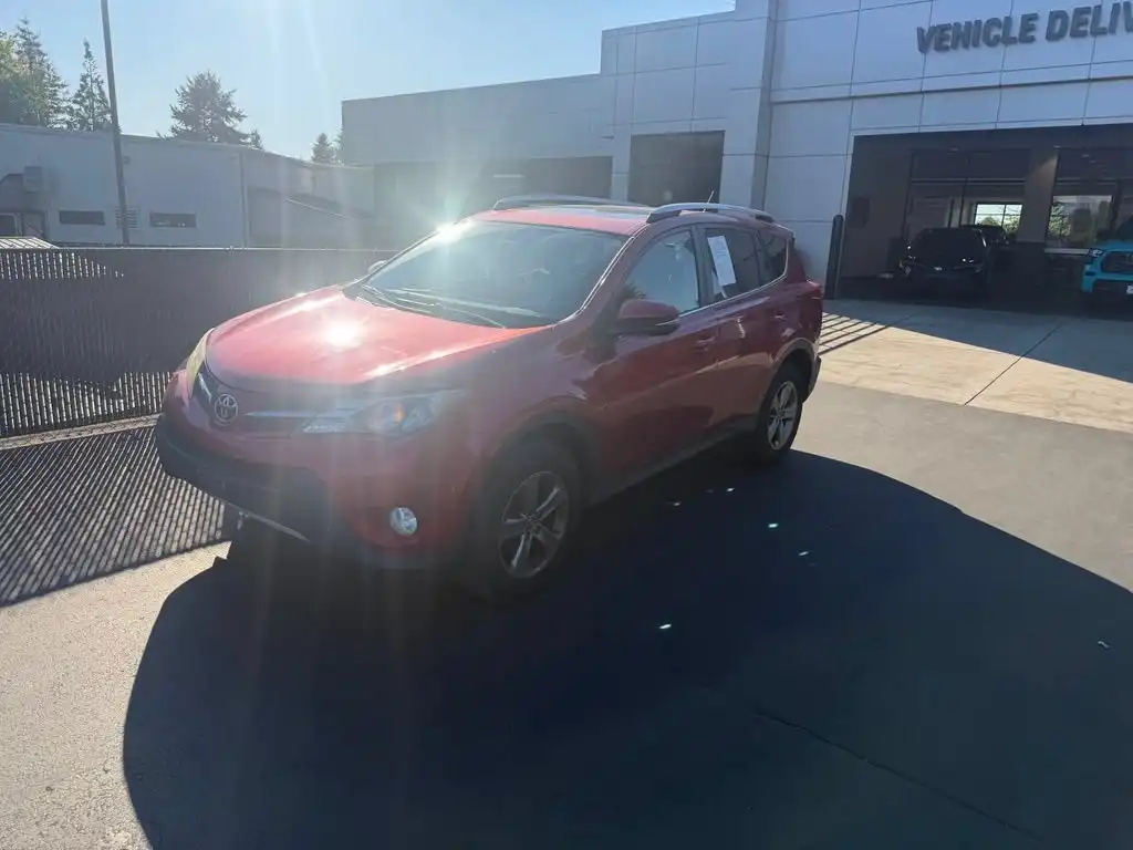 2015 Toyota RAV4 XLE's photo