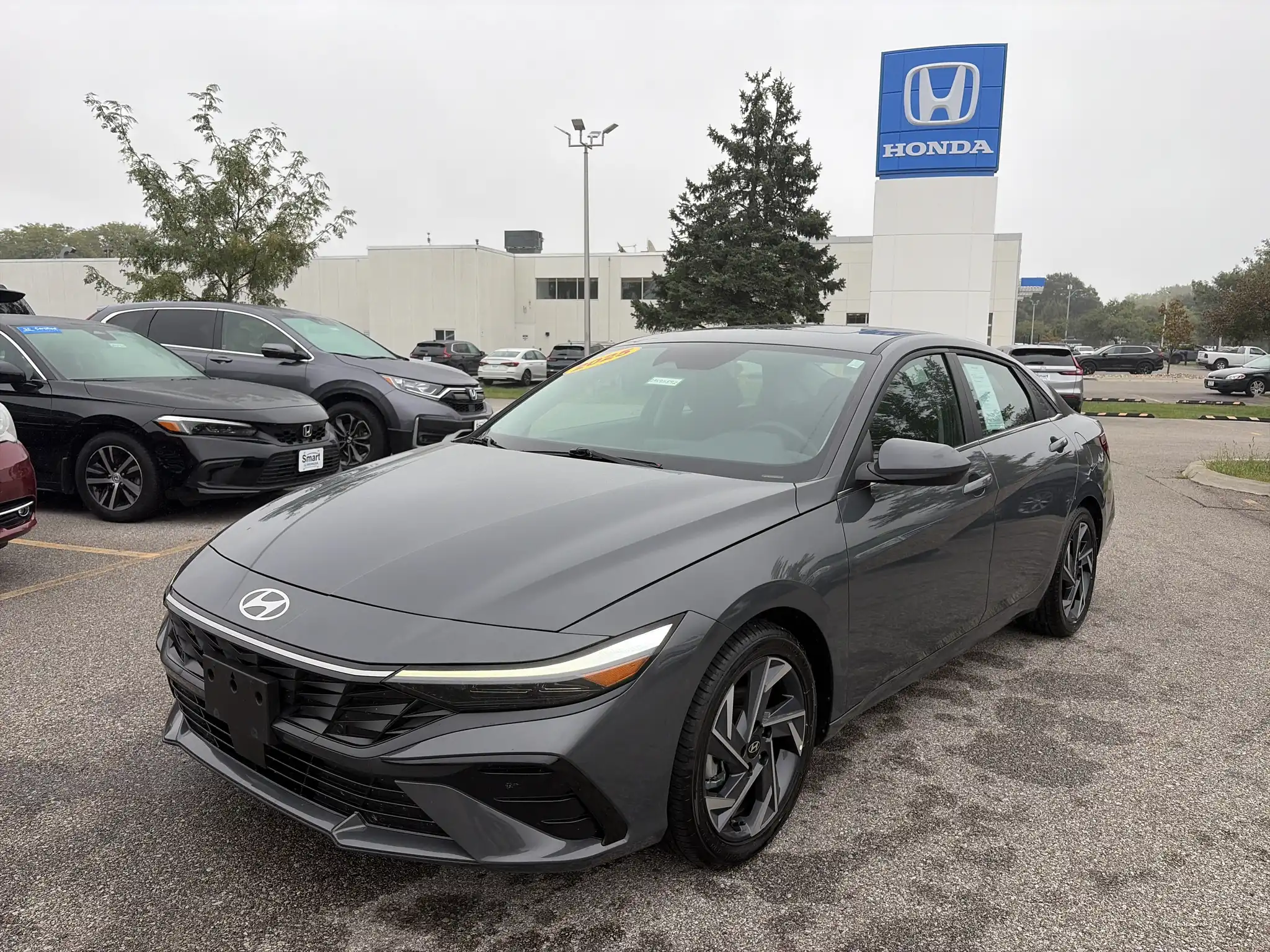 2025 Hyundai Elantra 2.0 SEL Convenience IVT's photo