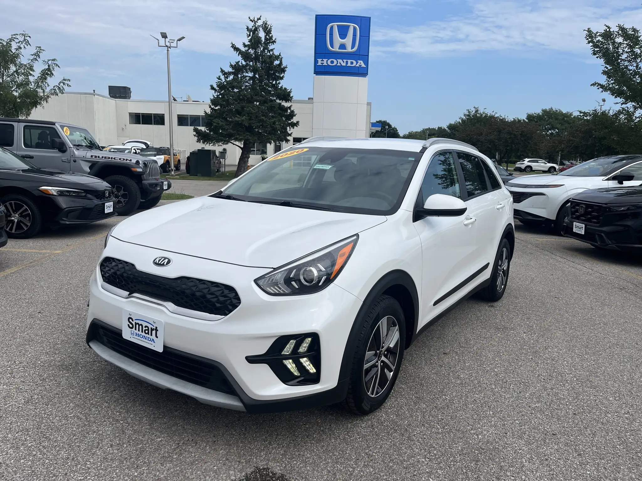 2020 Kia Niro LXS's photo