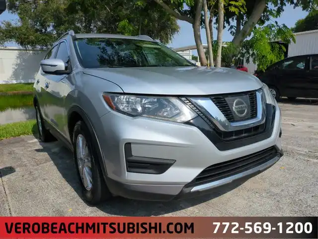 2017 Nissan Rogue SV FWD's photo