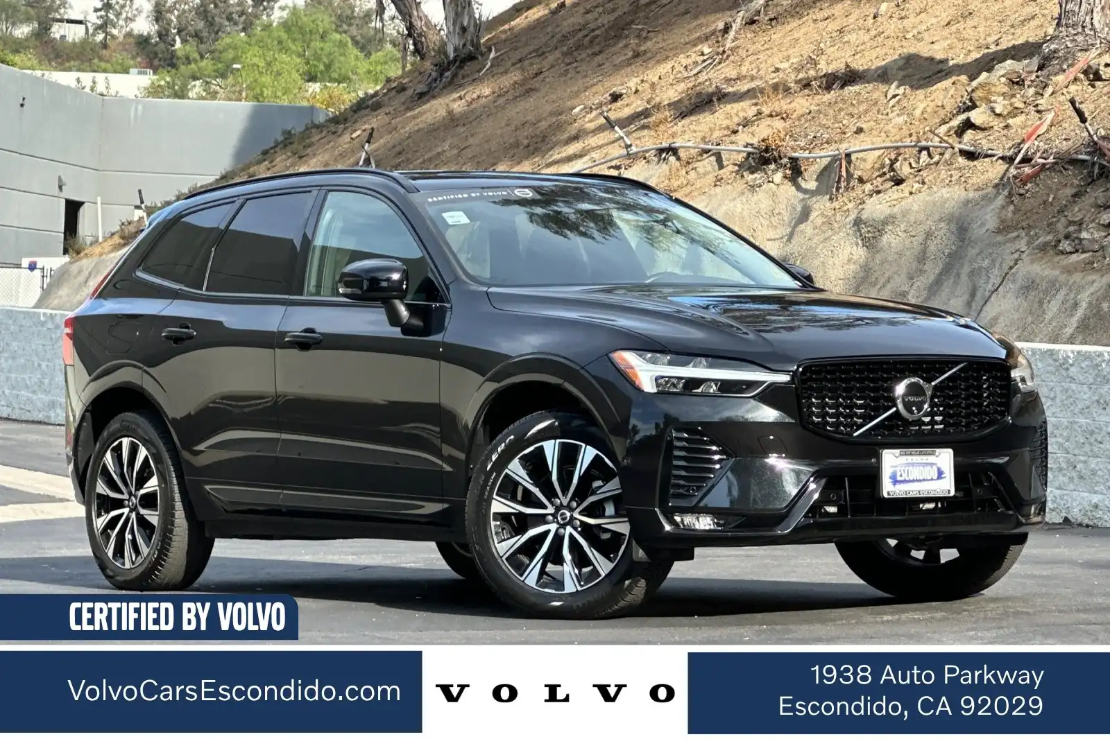 2025 Volvo XC60 B5 Plus Dark AWD's photo