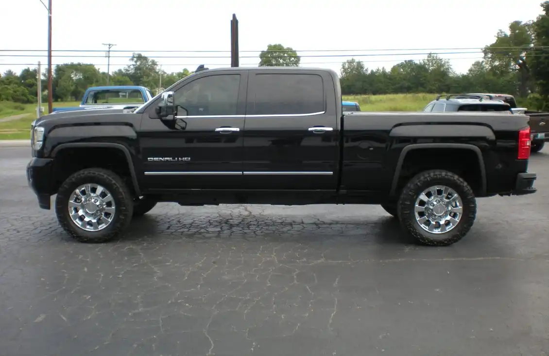 2015 GMC Sierra 4WD Crew Cab Short Box's photo