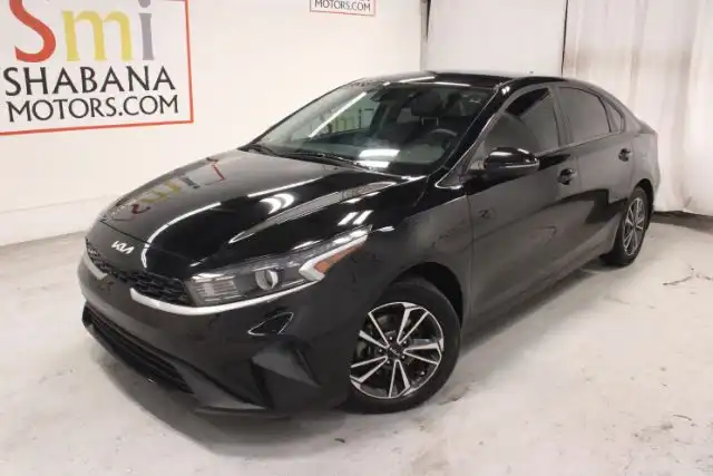 2022 Kia Forte LXS Auto's photo