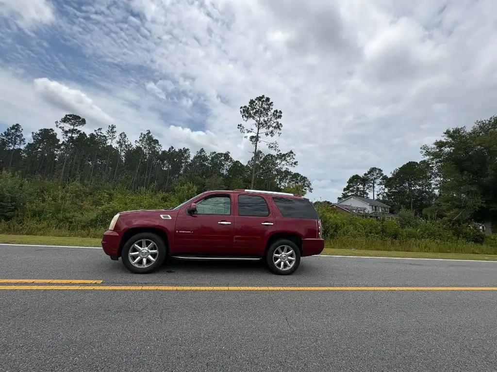 2008 GMC Yukon Denali AWD's photo