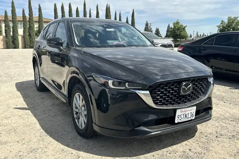 2025 Mazda CX-5 S Preferred package Auto AWD's photo