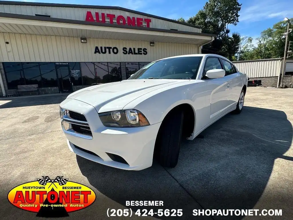 2014 Dodge Charger SE's photo