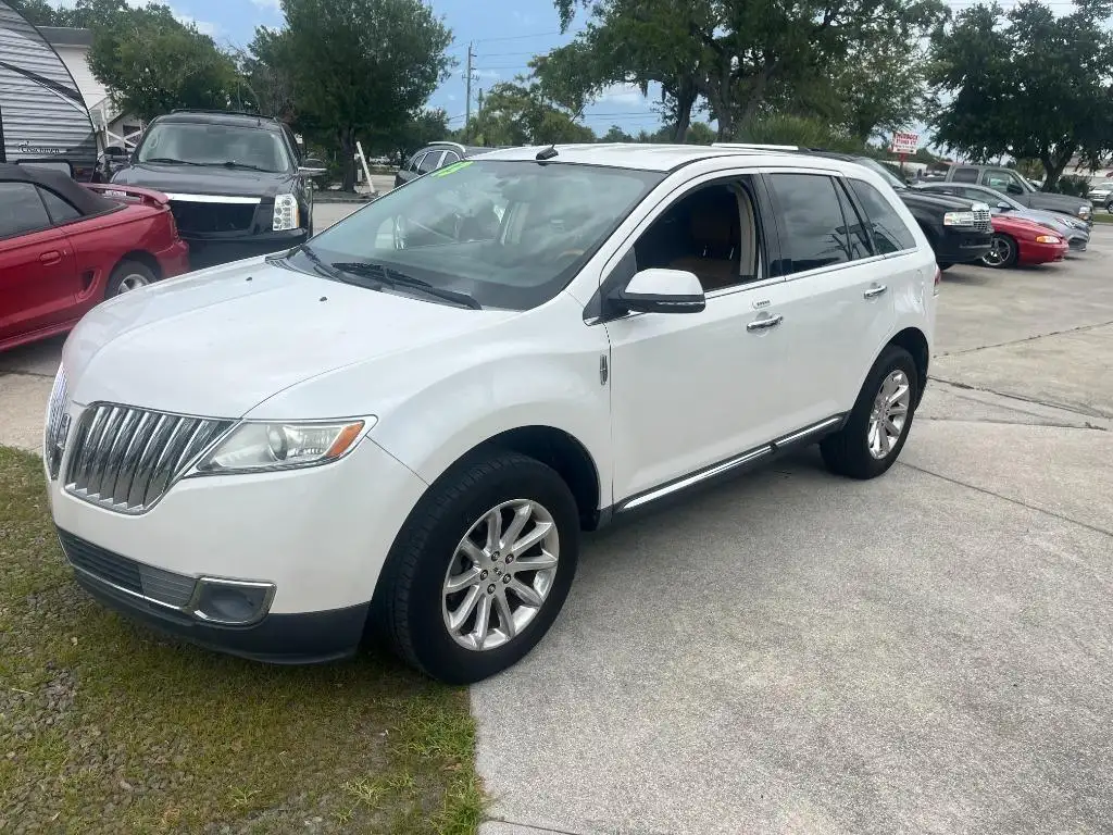 2013 Lincoln MKX FWD's photo