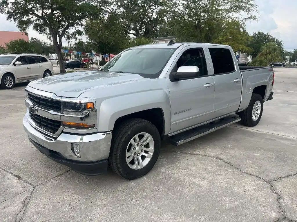 2017 Chevrolet Silverado 1500 LT 4X4 Crew Cab Short Box's photo