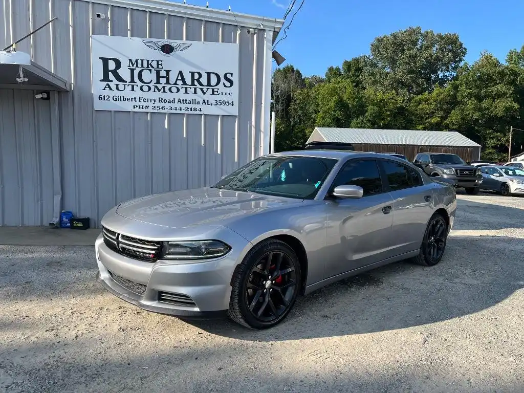 2015 Dodge Charger SE's photo