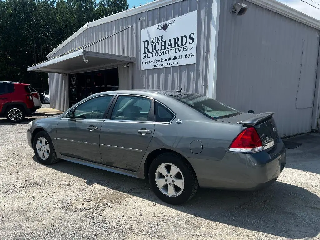 2009 Chevrolet Impala LT photo 4