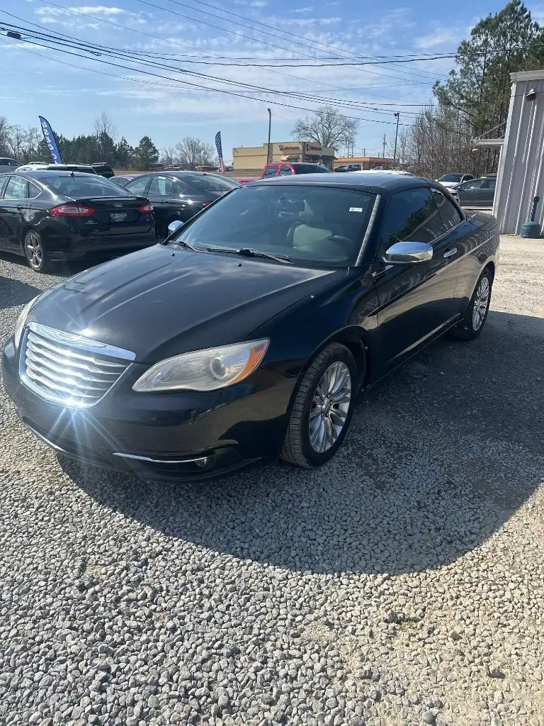 2013 Chrysler 200 Limited Convertible's photo