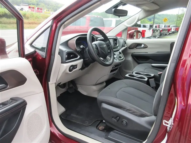 2018 Chrysler Pacifica Touring Plus photo 5