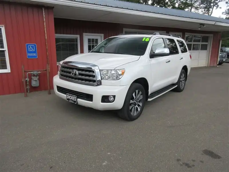 2016 Toyota Sequoia 5.7 Auto 4WD Platinum's photo